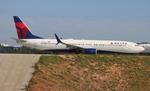 N932DZ @ KATL - DAL 739 zx atl-lit - by FloridaMetal