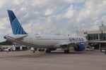 N14517 @ KMCO - Airbus A321-271NX - by Mark Pasqualino