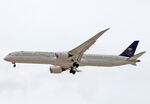 HZ-AR24 @ LEBL - Landing rwy 24R - by Shunn311