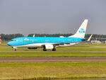 PH-BXW @ EHAM - KLM B738 at AMS (EHAM) - by João Pereira