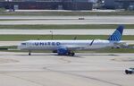 N14529 @ KORD - Airbus A321-271NX - by Mark Pasqualino