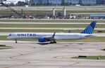 N56859 @ KORD - Boeing 757-324 - by Mark Pasqualino