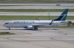 C-FDMB @ KORD - Boeing 737-8CT