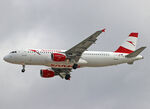 OE-LXB @ LEBL - Landing rwy 24R - by Shunn311