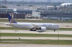 N27901 @ KORD - Boeing 787-8 Dreamliner - by Mark Pasqualino
