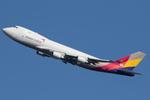 HL7419 @ LOWW - Asiana Cargo 747-400 - by Andy Graf