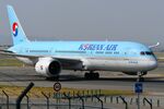 HL8085 @ LEMD - Korean B789 taxying to its gate - by FerryPNL
