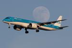PH-NXC @ LOWW - KLM EMB195E2 - by Andy Graf