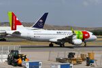 CS-TNV @ LEMD - TAP A320 taxying to its gate - by FerryPNL
