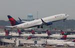 N934DZ @ KATL - DAL 739 zx atl-bna - by FloridaMetal