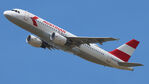 OE-LBO @ LOWW - Retro Bus steigt - by Hotshot