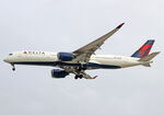 N570DZ @ LEBL - Landing rwy 24R - by Shunn311