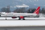 VP-BOO @ LOWS - Royaljet 757-200