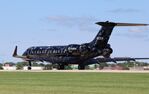 N82EM @ KOSH - Global Express XRS