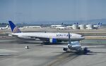 N215UA @ KSFO - Sky Terrace SFO 2025 - by Clayton Eddy