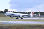 B-32CE @ ESSA - Rwy 01R - by wijken