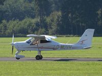 D-MUVH @ EDGB - taxi to parking - by Volker Leißing