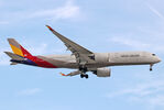 HL8078 @ LEBL - Landing rwy 24R - by Shunn311