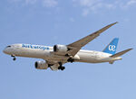 EC-MTI @ LEBL - Landing rwy 24R - by Shunn311