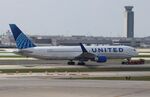 N665UA @ KORD - Boeing 767-322 - by Mark Pasqualino