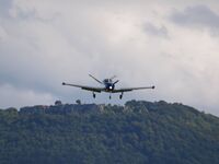 D-ECKA @ EDST - short final - by Volker Leißing