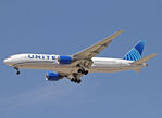 N216UA @ LEBL - Landing rwy 24R - by Shunn311