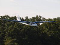BGA1106 @ EDST - Short final at 20th OTT Hahnweide 2025 - by Volker Leißing