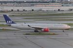LN-RKT @ KORD - Airbus A330-343E - by Mark Pasqualino