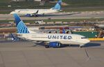 N13718 @ KORD - Boeing 737-724