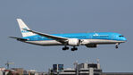 PH-BHH @ EHAM - at spl - by Ronald