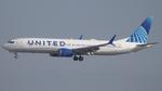  @ KLAX - United MAX 9 - by AviationLover50