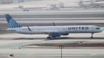 N77867 @ KLAX - United 753 - by AviationLover50