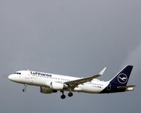 D-AIZW @ EKCH - D-AIZW landing rw 22L - by Erik Oxtorp