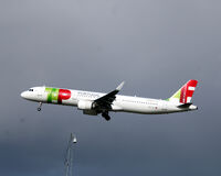 CS-TJI @ EKCH - CS-TJI landing rw 22L - by Erik Oxtorp