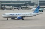 N488UA @ KDEN - Airbus A320-232
