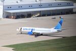N37252 @ KRFD - Boeing 737-824 - by Mark Pasqualino