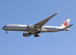 B-1081 @ LEBL - Landing rwy 24R - by Shunn311