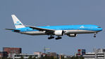PH-BVF @ EHAM - at spl - by Ronald