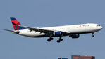 N813NW @ EHAM - at spl - by Ronald
