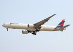 PT-MUE @ LEBL - Landing rwy 24R - by Shunn311