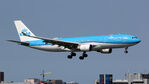 PH-AOC @ EHAM - at spl - by Ronald