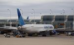 N671UA @ KORD - Boeing 767-322 - by Mark Pasqualino