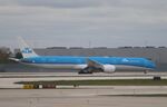 PH-BKR @ KORD - Boeing 787-10 Dreamliner - by Mark Pasqualino