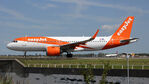 OE-LSR @ EHAM - at spl - by Ronald