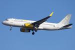 EC-MXP @ LOWW - Vueling A320 - by Andy Graf