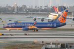 N826SY @ KLAX - Sun Country B738 arriving in former livery - by FerryPNL