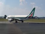 EI-IMT @ LIRF - At Fiumicino - by MichaLueck