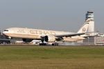A6-ETS @ LOWW - Ethiad 777-300