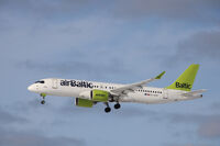 YL-AAQ @ EKCH - YL-AAQ laanding rw 22L - by Erik Oxtorp