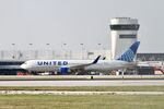 N670UA @ KORD - B763 United Airlines Boeing 767-322 N670UA at KORD - by Mark Kalfas